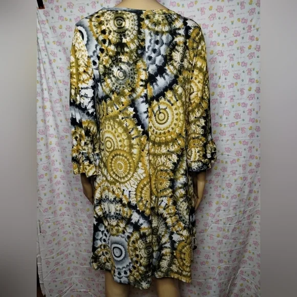 Women's yellow tie dye dress size medium - Picture 7 of 8